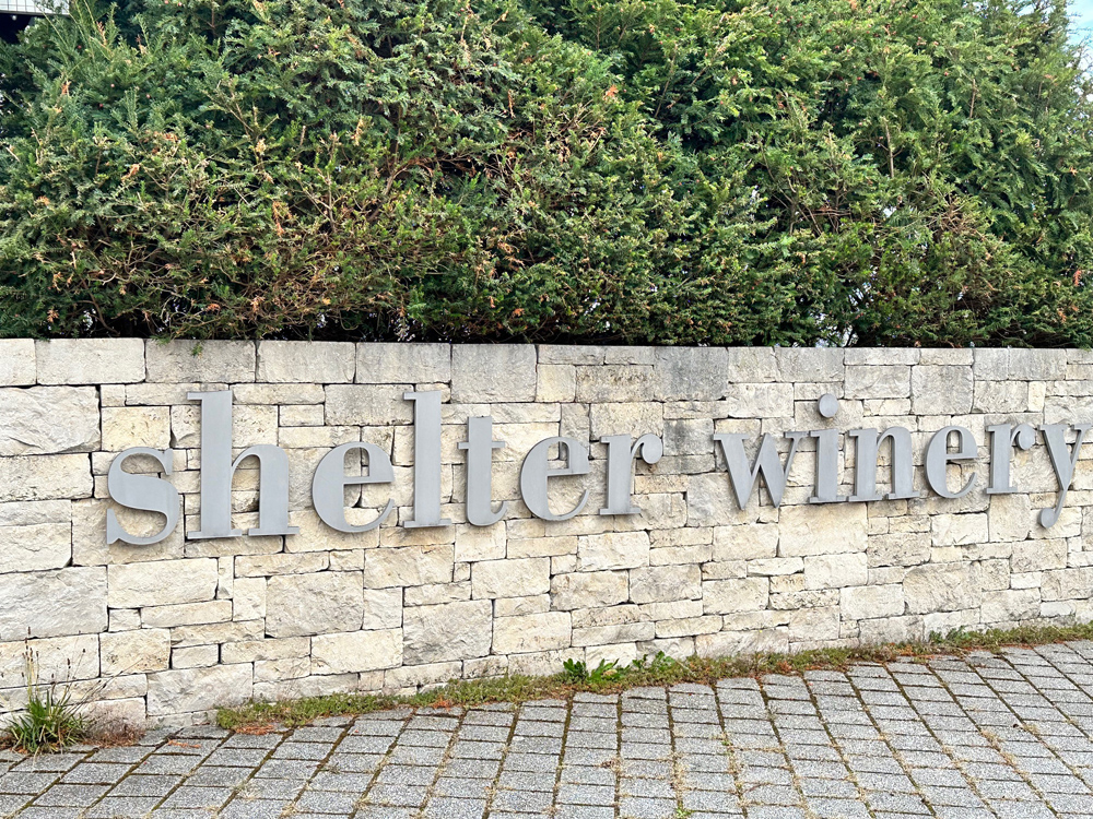 Shelter Winery Schriftzug